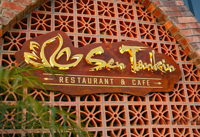 Sen Tonkin Restaurant & Cafe - Không gian tiệc độc đáo ở 62 Xuân Diệu, Hà Nội