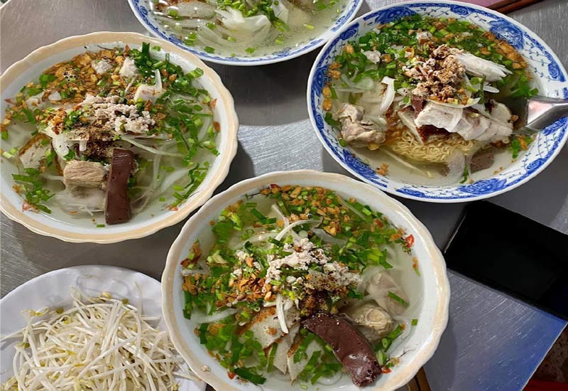 Bánh Canh Bột Lọc Phụng - Thị trấn Dương Đông