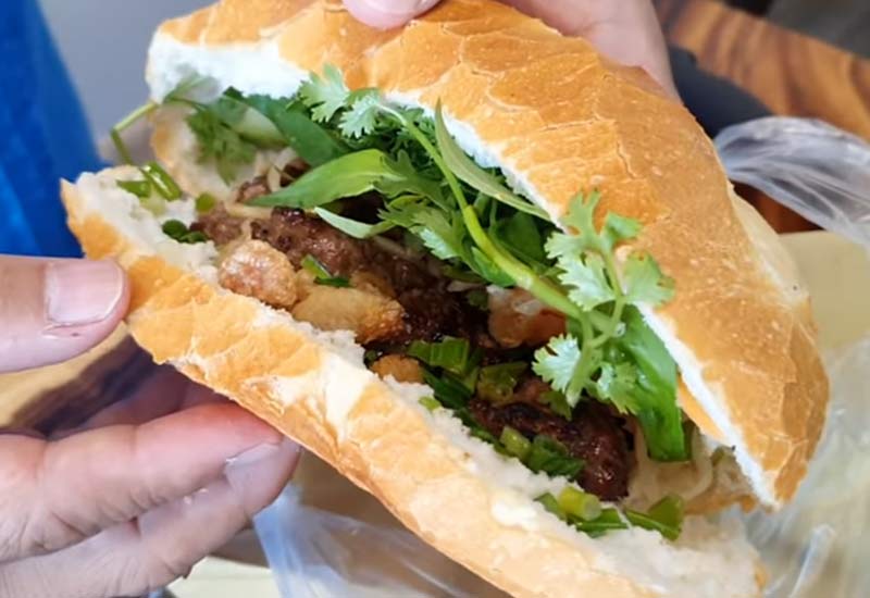 Bánh Mì Thịt Bò Nướng - 6A Hồ Xuân Hương