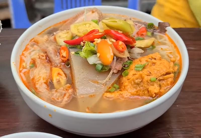 Bún Bò Mệ Kéo - 20 Bạch Đằng