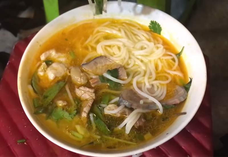 Gánh Bún Bò Vỉa Hè - 37 Lý Thái Tổ