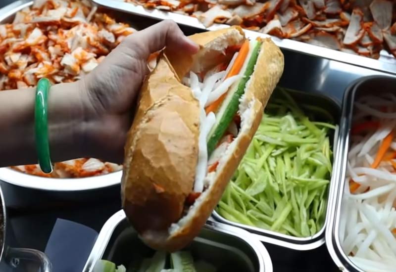 Bánh Mì Pate Hoàng Oanh - 8 Phan Văn Hân