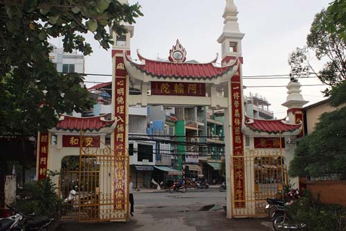 Chùa Phụng Sơn Hồ Chí Minh