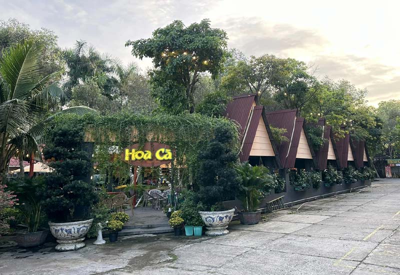 Hoa Cà Farm - Làng Cá Sấu Sài Gòn - Nhà hàng có khuôn viên lớn ở Quận 12