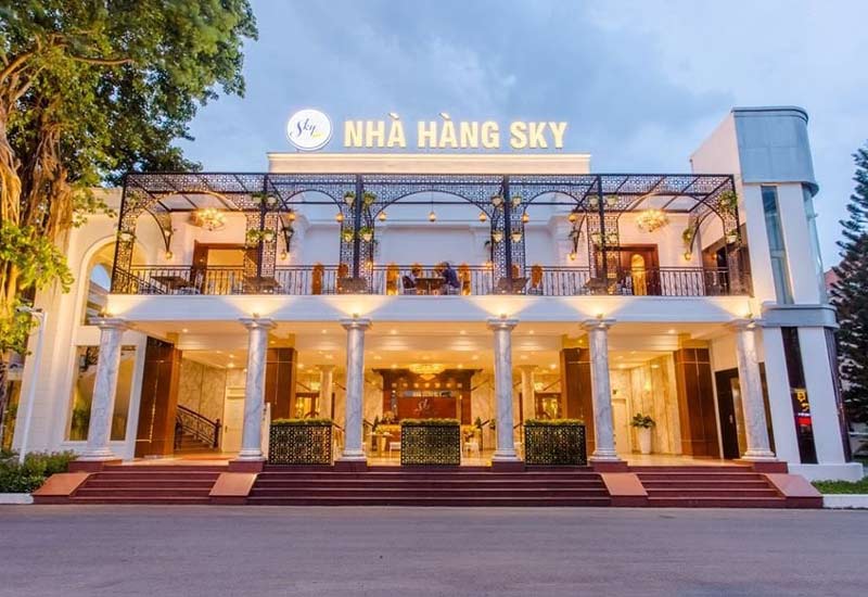 Nhà hàng Sky - 200 Hoàng Văn Thụ