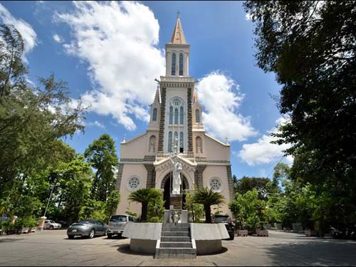 Nhà thờ Huyện Sỹ Hồ Chí Minh
