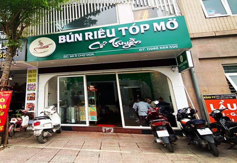 Menu Đặc Sắc và Mức Giá Của Bún Riêu Tại Ô Chợ Dừa