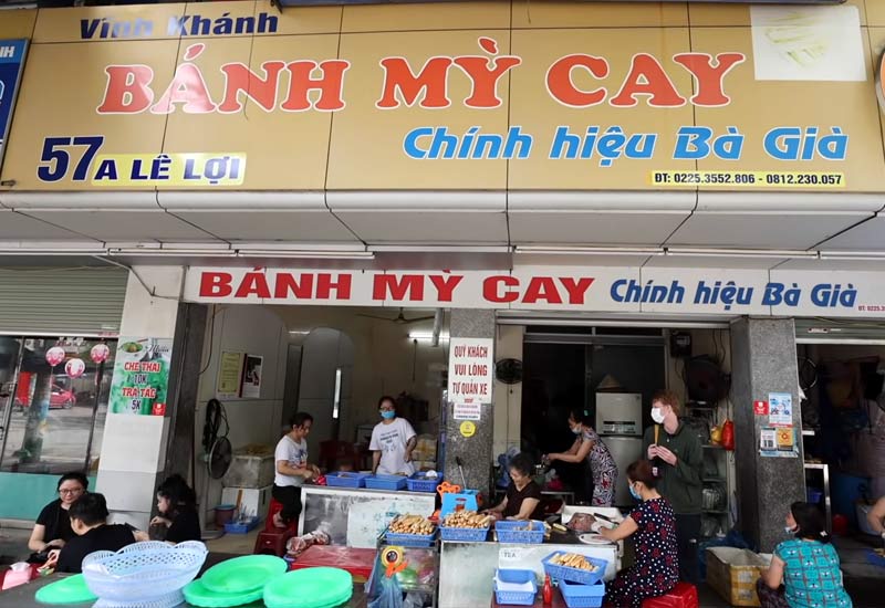 Bánh Mỳ Cay Bà Già - 57 Lê Lợi