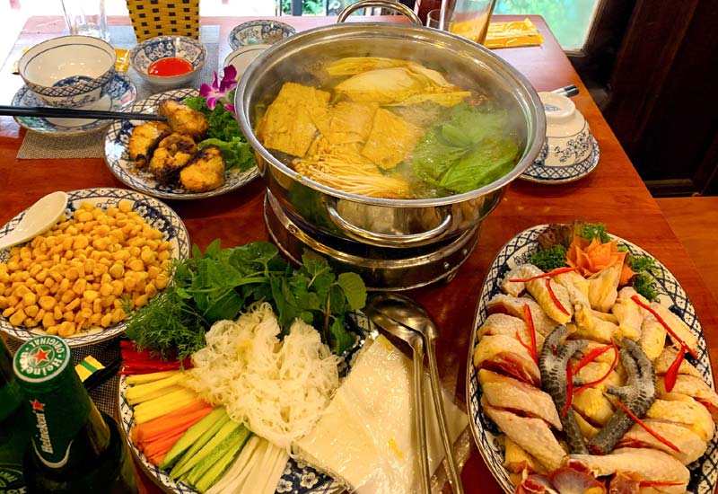 Duyên Quán- Ẩm Thực Tây Bắc 1 Đường Trung Yên 3, Trung Hòa, Cầu Giấy, Hà Nội