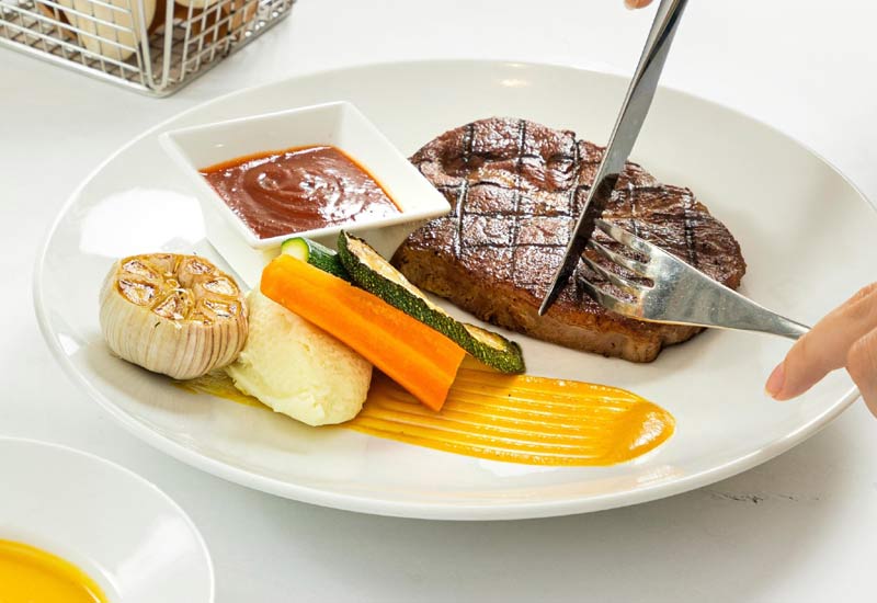 Le Monde Steak - Bít tết kiểu Pháp tại TTTM Vincom Trần Duy Hưng, Cầu Giấy, Hà Nội