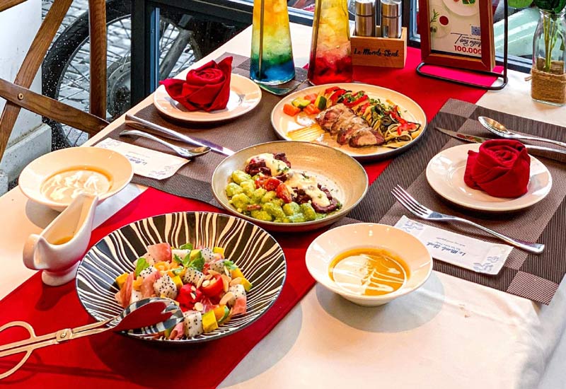 Le Monde Steak - Bít tết kiểu Pháp tại tầng 3 TTTM Aeon Mall Long Biên, Quận Long Biên, Hà Nội
