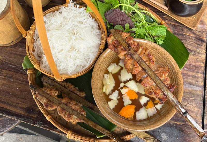 Ô Bun Cha 2 ngõ 7 Tôn Thất Thuyết, Dịch Vọng Hậu, Cầu Giấy, Hà Nội