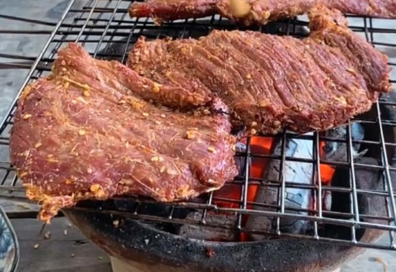 Bò một nắng Mười Đức 45 Thống Nhất, Thị trấn Phú Túc, Huyện KrôngPa, Gia Lai