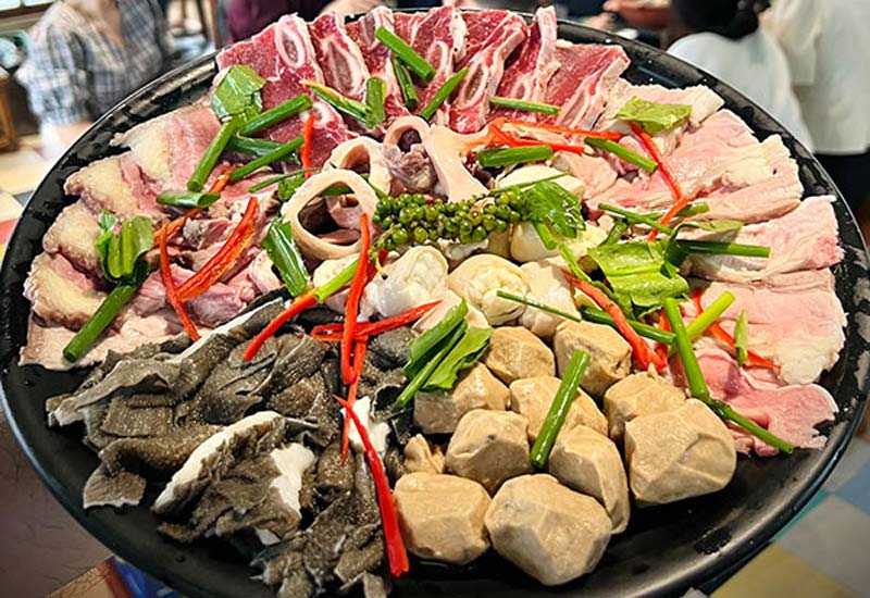 Lẩu Bò Tự Do 112 Nguyễn Văn Tuyết, Đống Đa, Hà Nội