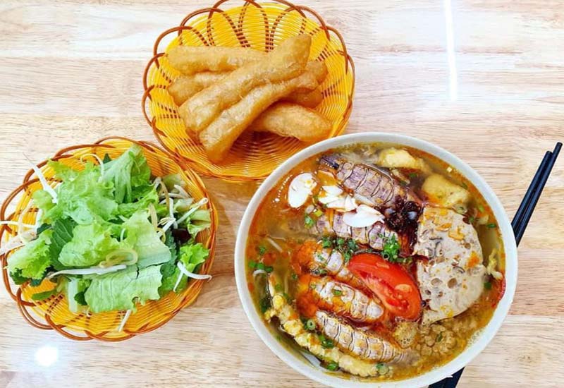 Bún Riêu BềBề - Tiến Huân 138 Lạc Trung, Hai Bà Trưng, Hà Nội