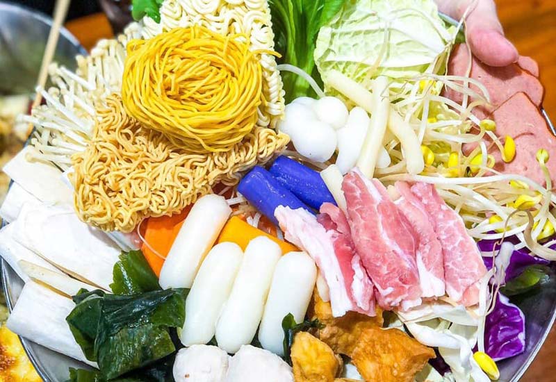 Spicy Box - Lẩu Buffet Topokki Hàn Quốc ở Kim Cúc Plaza, Ghềnh Ráng, Thành phố Quy Nhơn, Bình Định