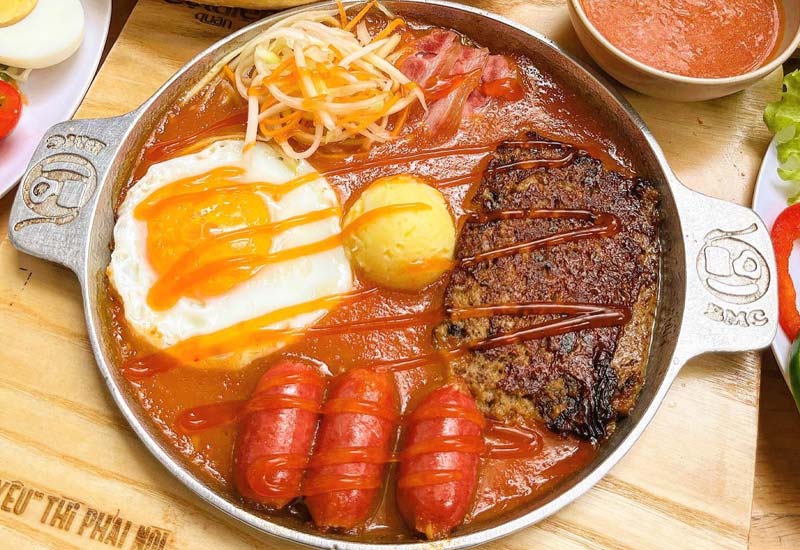 Cột Điện Quán - Đệ Nhất Bánh Mỳ Chảo 78 Chùa Láng, Đống Đa, Hà Nội