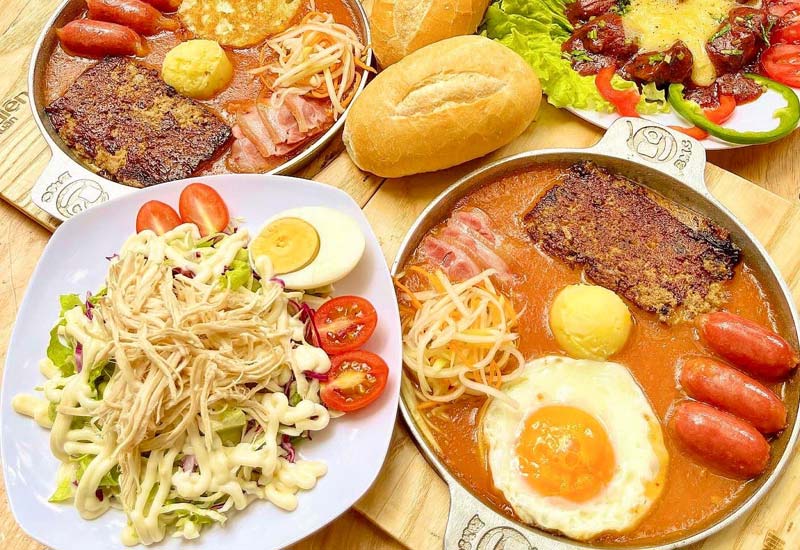 Cột Điện Quán - Đệ Nhất Bánh Mỳ Chảo 105b C3 Nghĩa Tân, Cầu Giấy, Hà Nội