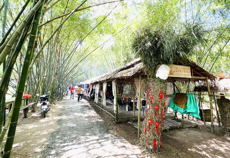 Nhà hàng Ẩm Thực Vườn Tre Tư Sang tại Ấp Phú Xuân, xã Thạnh Hòa, Phụng Hiệp, Hậu Giang