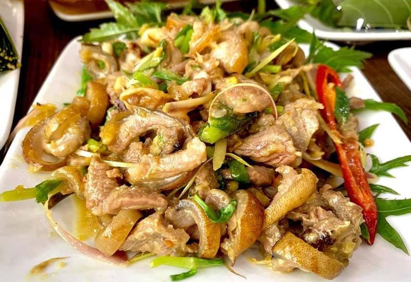 Nhà hàng Lương Thương tại Ga Đồng Giao, Tổ 19, Phường Nam Sơn, Thành phố Tam Điệp, Ninh Bình
