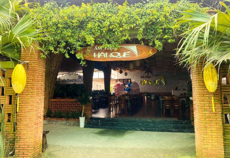 Nhà hàng Ẩm Thực Hai Quê tại Cầu Long Toàn, Ấp Thống Nhất, xã Long Toàn, Thị xã Duyên Hải, Trà Vinh