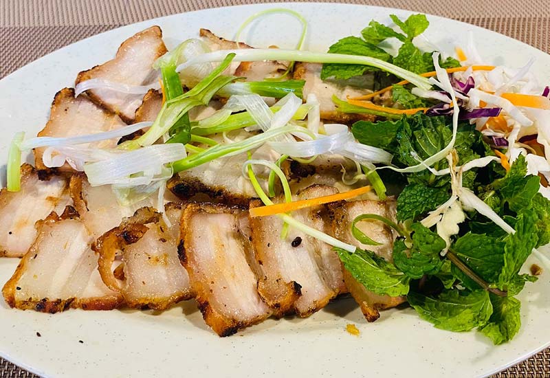 Phố Ẩm Thực Hương Biển tại A63 Đại Lộ Hùng Vương, Phú Thủy, Phan Thiết, Bình Thuận