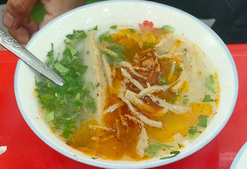 Bánh Canh Cá Cô Cúc ở Bùi Dương Lịch, Nại Hiên Đông, Sơn Trà, Đà Nẵng