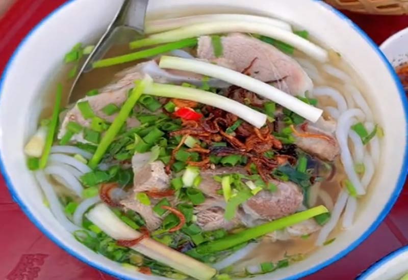 Bánh Canh Đuôi Heo Cô Hai Giác ở Gò Dầu, tỉnh Tây Ninh