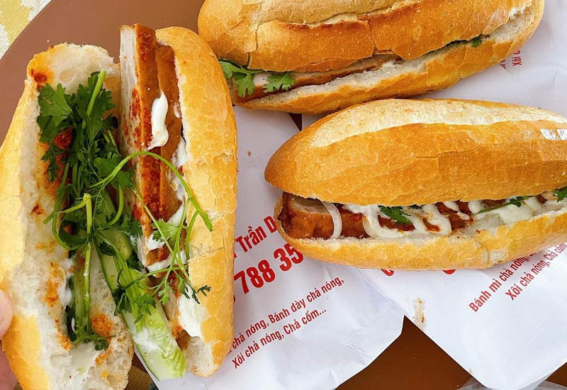 Bánh Mì Chả Nóng Dũng Hạnh 30 Ngõ 91 Trần Duy Hưng, Cầu Giấy, Hà Nội