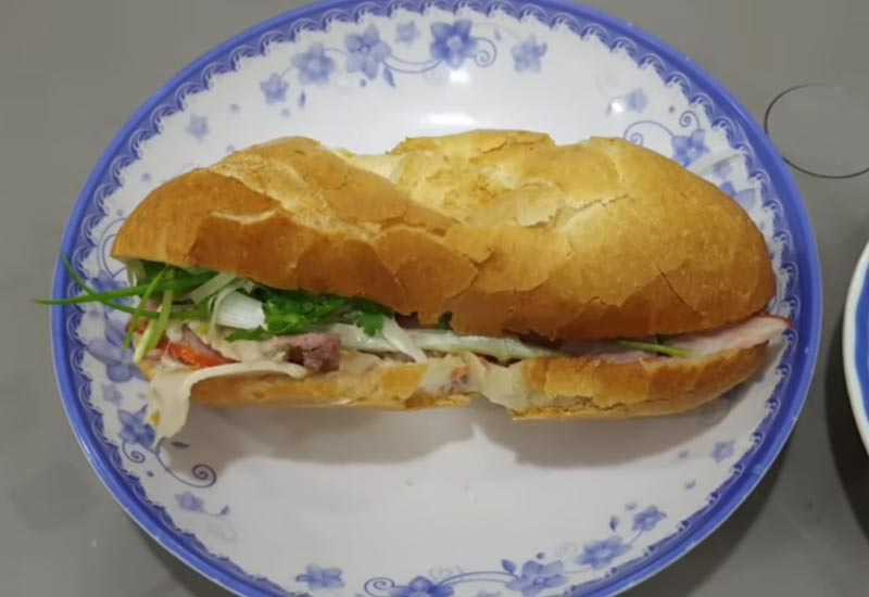 Chị Hồng - Bánh Mì Ba Rọi Muối 311 Nguyễn Tri Phương, Phường 5, Quận 10, TP. HCM