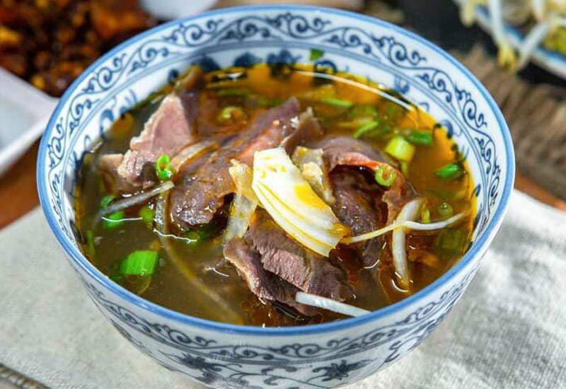 Bún Bò Huế Út Mai 812/23 Đường Trường Sa, Phường 14, Quận 3, Hồ Chí Minh