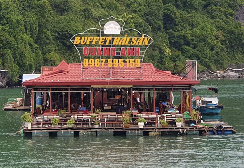 Nhà hàng bè nổi Buffet Hải Sản Quang Anh ở Cái Bèo, Cát Bà, Cát Hải, Hải Phòng