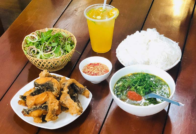 Tiệm Bún Cá Chấm Hạnh Béo ở ngõ 215 Tô Hiệu, Cầu Giấy, Hà Nội