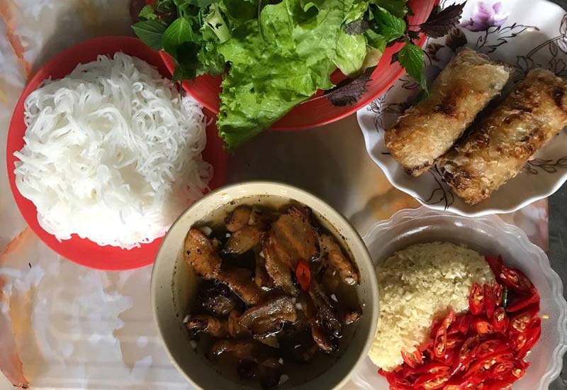 Bún Chả 74 Hàng Quạt, Hoàn Kiếm, Hà Nội