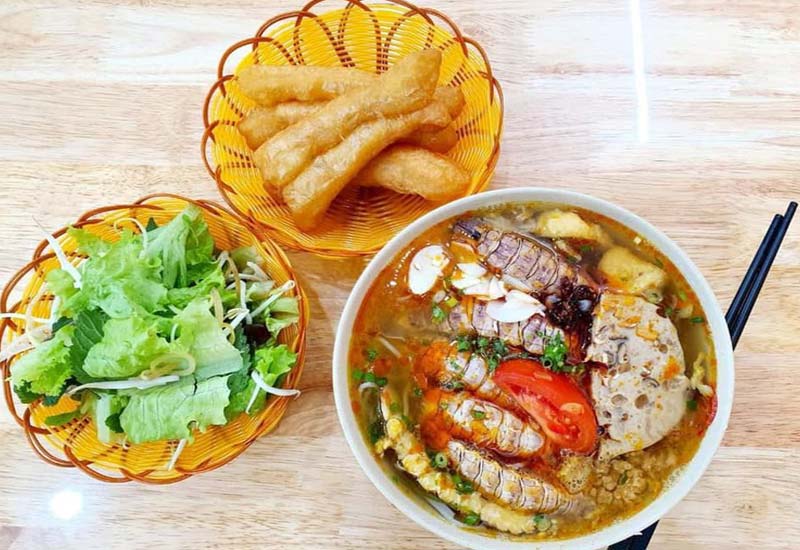 Bún Riêu BềBề - Tiến Huân 608 Lạc Long Quân, Quận Tây Hồ, Hà Nội