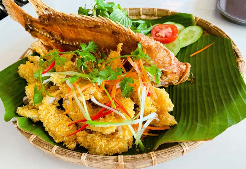 Quán Sân Vườn Sông Vàng 27 đường Nguyễn Thông, P. Phú Hài, Phan Thiết, Bình Thuận