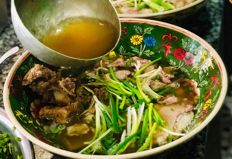 Tiệm Lành - Phở & Lẩu Bò Tươi tại 114 Nguyễn Du, Quận 1, TP. Hồ Chí Minh