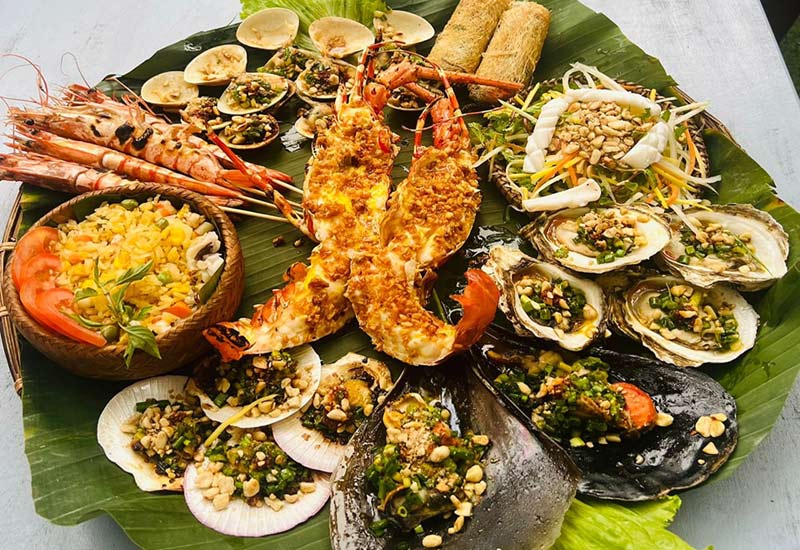 Tuyết Restaurant - Hải Sản Tươi Sống tại Lô 3, Biển An Bàng, Hội An, Quảng Nam