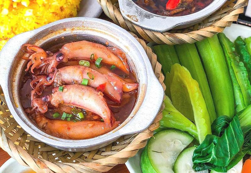 Phố Ẩm Thực Hương Biển tại A63 Đại Lộ Hùng Vương, Phú Thủy, Phan Thiết, Bình Thuận