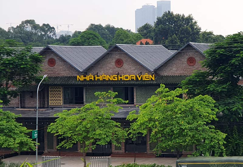 Nhà hàng Hoa Viên ở khu công nghiệp Bát Tràng, Bát Tràng, Gia Lâm, Hà Nội