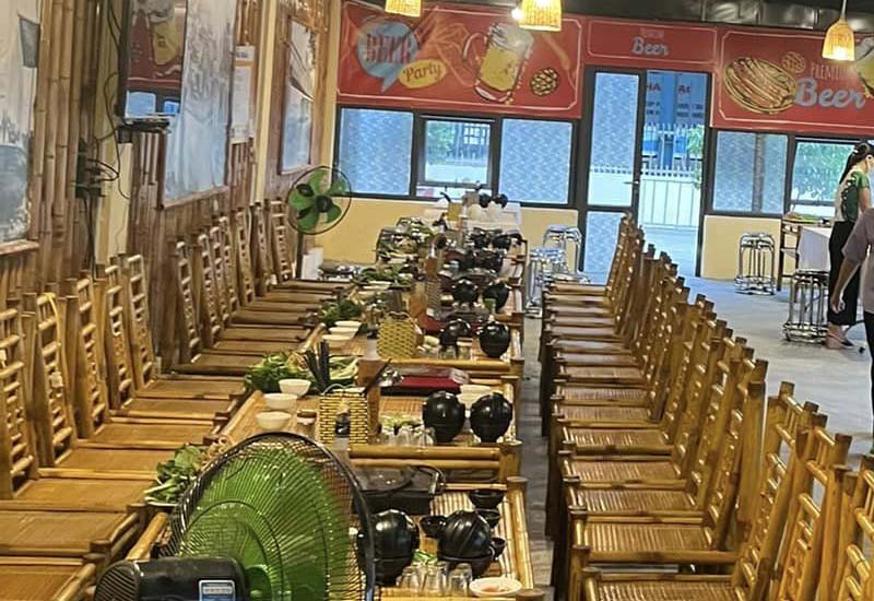 Nhà hàng Xứ Đồng Na tại Sân bóng Thuý Lai, thôn Thuý Lai, xã Phú Kim, Thạch Thất, Hà Nội