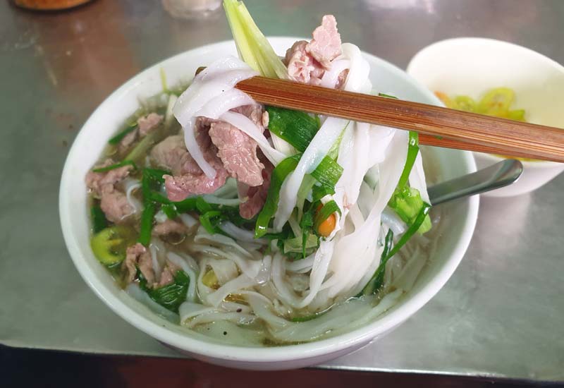 Quán chỉ bán Phở Bò Tái tại 138 Nguyễn Chí Thanh, Hà Nội