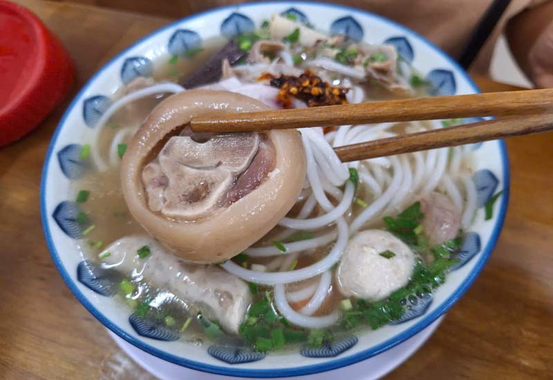 Bún Bò Huế Ngự Bình 625 Chùa Thông, Sơn Lộc, Sơn Tây, Hà Nội