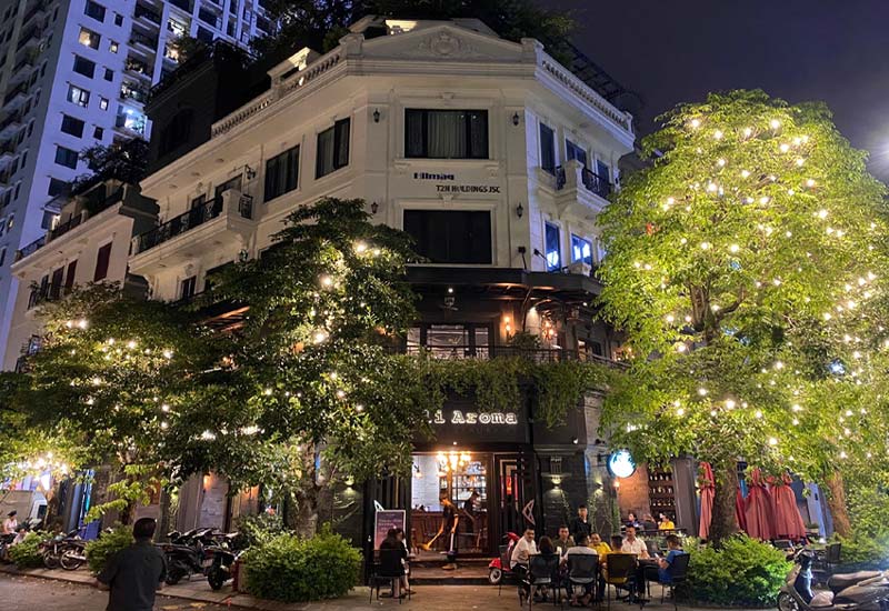 Deli Aroma Cafe & Restaurant tại Lô 40-TTB, tòa nhà HC Golden City, Phố Hồng Tiến, P. Bồ Đề, Long Biên, Hà Nội