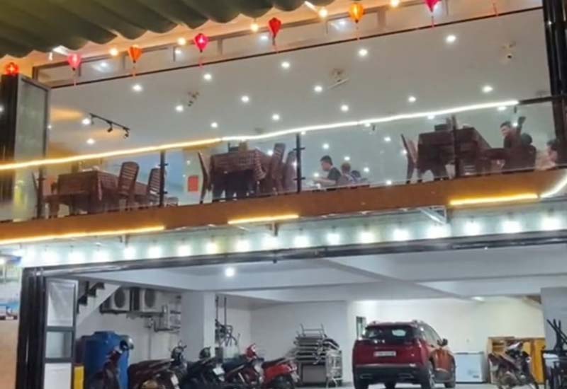 Nhà hàng Anh Vũ ở Chân cầu Nhật Lệ, Thành phố Đồng Hới, Quảng Bình
