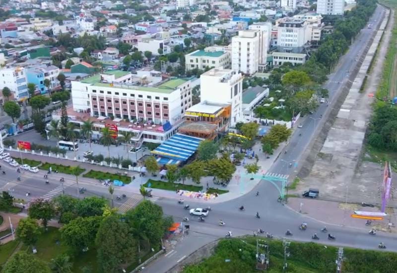 Nhà hàng Cơm Niêu Bến Sông Quê 01 Tôn Đức Thắng, P. Lê Hồng Phong, Thành phố Quảng Ngãi