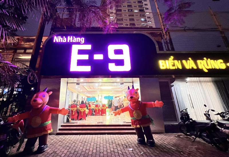 Nhà Hàng E-9 Biển và Rừng tại Lô E9 phố Tú Mỡ, Cầu Giấy, Hà Nội