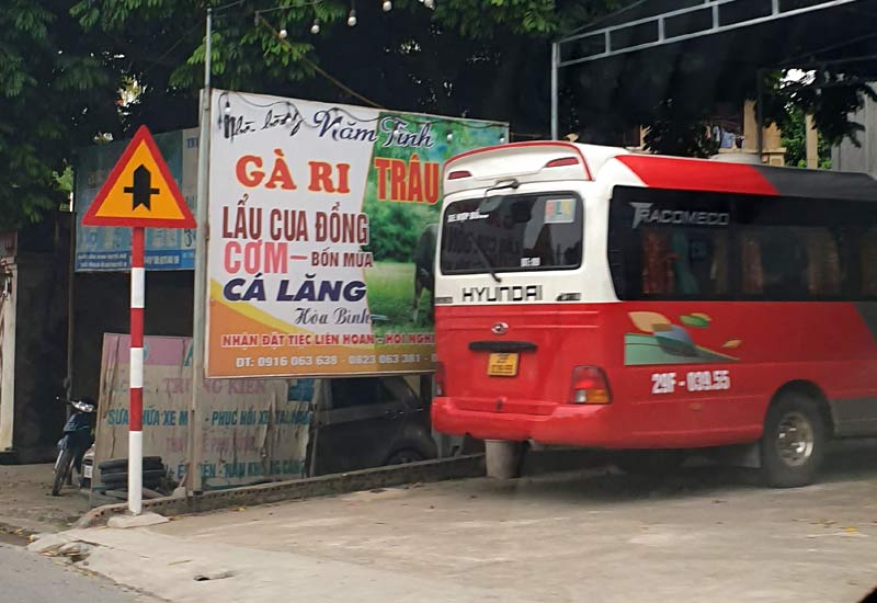 Nhà Hàng Năm Tình tại Xóm Miễu, Tiến Xuân, Thạch Thất, Hà Nội