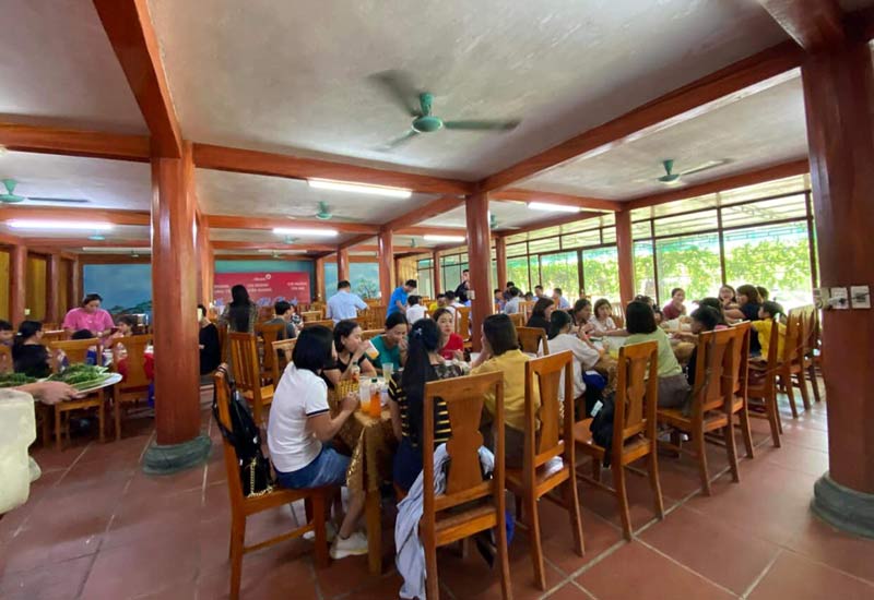Nhà hàng Nhiên Hiên ở Làng văn hoá Tân Lập, Tân Trào, Sơn Dương, Tuyên Quang