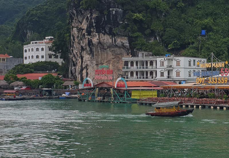 Nhà Hàng Nổi Tuyến Béo ở Cái Bèo, Cát Bà, Cát Hải, Hải Phòng